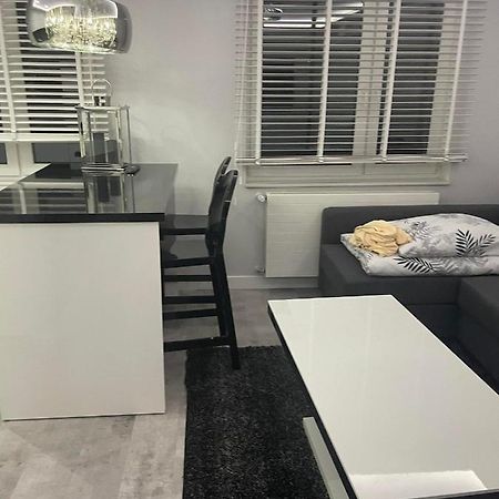 Apartament Poniatowa Apartment ภายนอก รูปภาพ